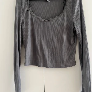 Topp från hm - Oanvänd medan saknar lapp. Jätte skön