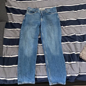 Jeans  - Jeans från carlings storlek W30