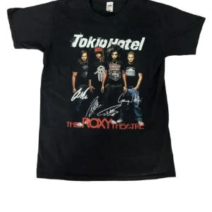 Tokio hotel t-shirt - Intresse koll på min Tokio hotel t-shirt, endast provad* ☺️