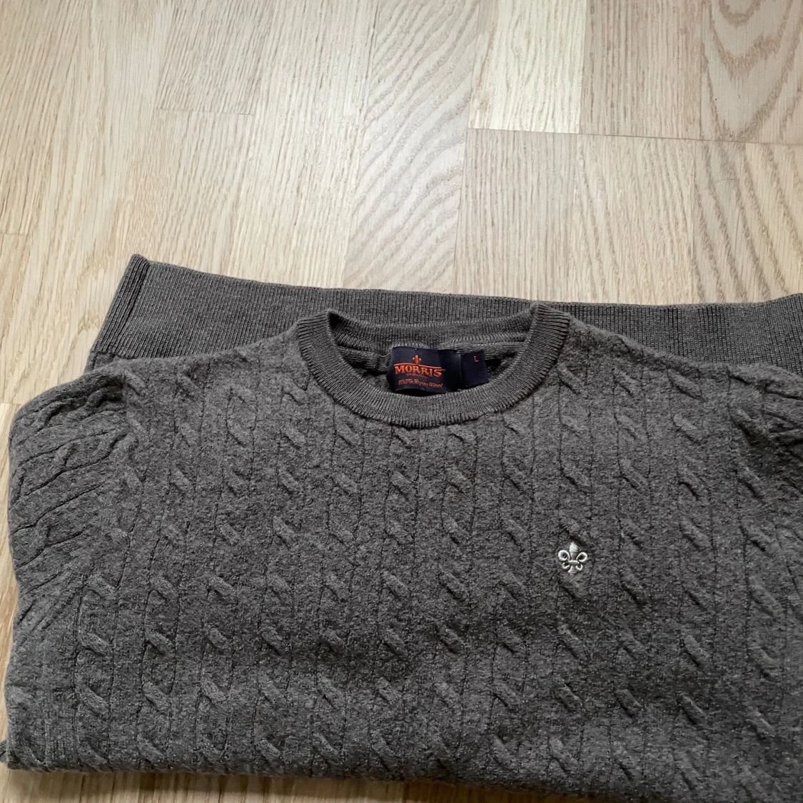 Grå stickad tröja från Morris - 90
