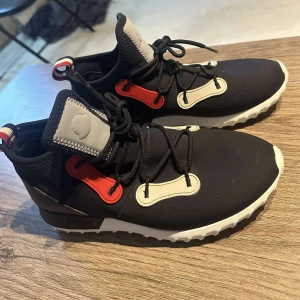 Moncler skor - Äkta Storlek 41-42