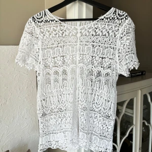 Topp - Super söt topp🤍vet ej storlek men passar XS-M