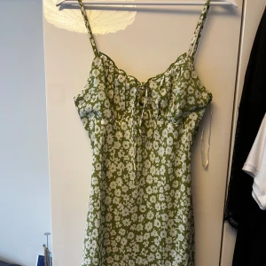 Klänning  - Så fin grön sommarklänning 