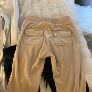 juicy byxor - köpt från rag lady, jätte bra kvalite använd en gång, pris kan diskuteras 