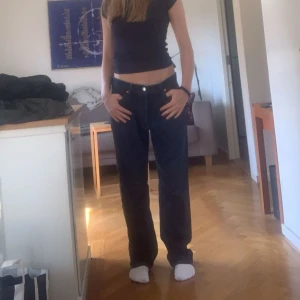 Levis 501:or - Såå snygga baggy fit jeans! Köpta för 650 kr Midja-42 Innerbenet-79 (men baggy så sitter längre ner)💕☺️  