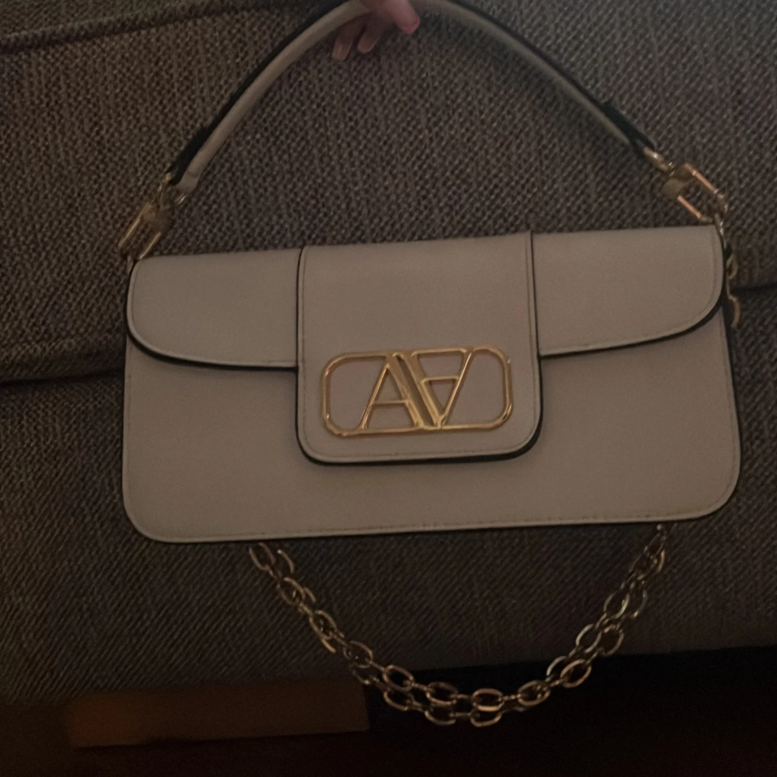 Vit och Guldig handväska. - 91