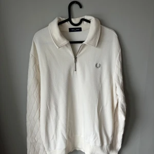Fred Perry tröja - I princip nyskick har använts kanske 4 ggr för gick upp i vikt😂
