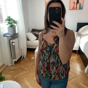Mönstrat linne - Mönstrat linne från Mango, storlek XS. Fint skick!