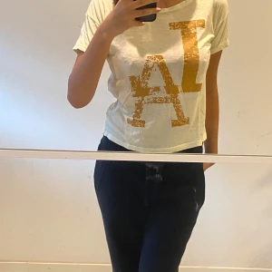 LA t-shirt - Snygg kul tröja med LA text. Aldrig använts. Från Kappahl. 💖💖