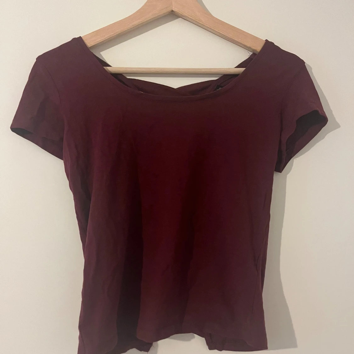 Vinröd ropp med detalj - 90