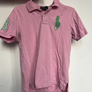 Ralph lauren pike - Hej! Säljer en Chief keef Ralph lauren pike i fint skick. Storlek m men passar S bättre Hör av vid frågor😊