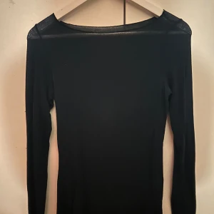 Mörkblå intismi tröja  - Populär intismi tröja i väldigt bra skick!!