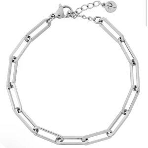 Edblad armband - säljer detta armband från edblad, helt oanvänt då de inte riktigt var min stil! går att justera till alla möjliga storlekar, säljer även matchande halsband ☺️🤩 orginal priset är 349 kr