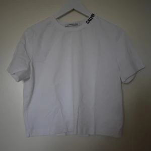 Calvin Klein Top  - Calvin Klein Top vit Inte använd så mycket 