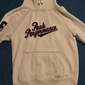 Peak performance hoddie  - En peak performance hoddie, sparsamt använd, inga defekter