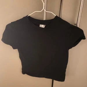 Crop top - Svart crop top