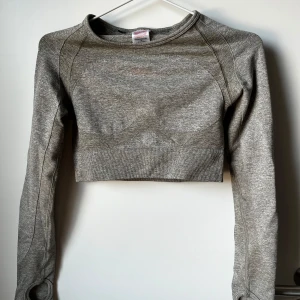 Gymshark top - Aldrig använd. I nyskick 