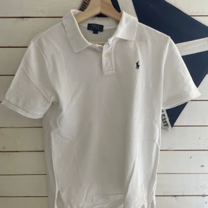 Polo Ralph louren tröja  - 10/10 skick, aldrig använd || väldigt fin och passar bra || skriv för mer information!