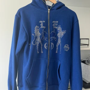 Le dos zip  - Le dos tröja är som en m i storleken man kan få med en tvätt påse om man vill typ aldrig använd 