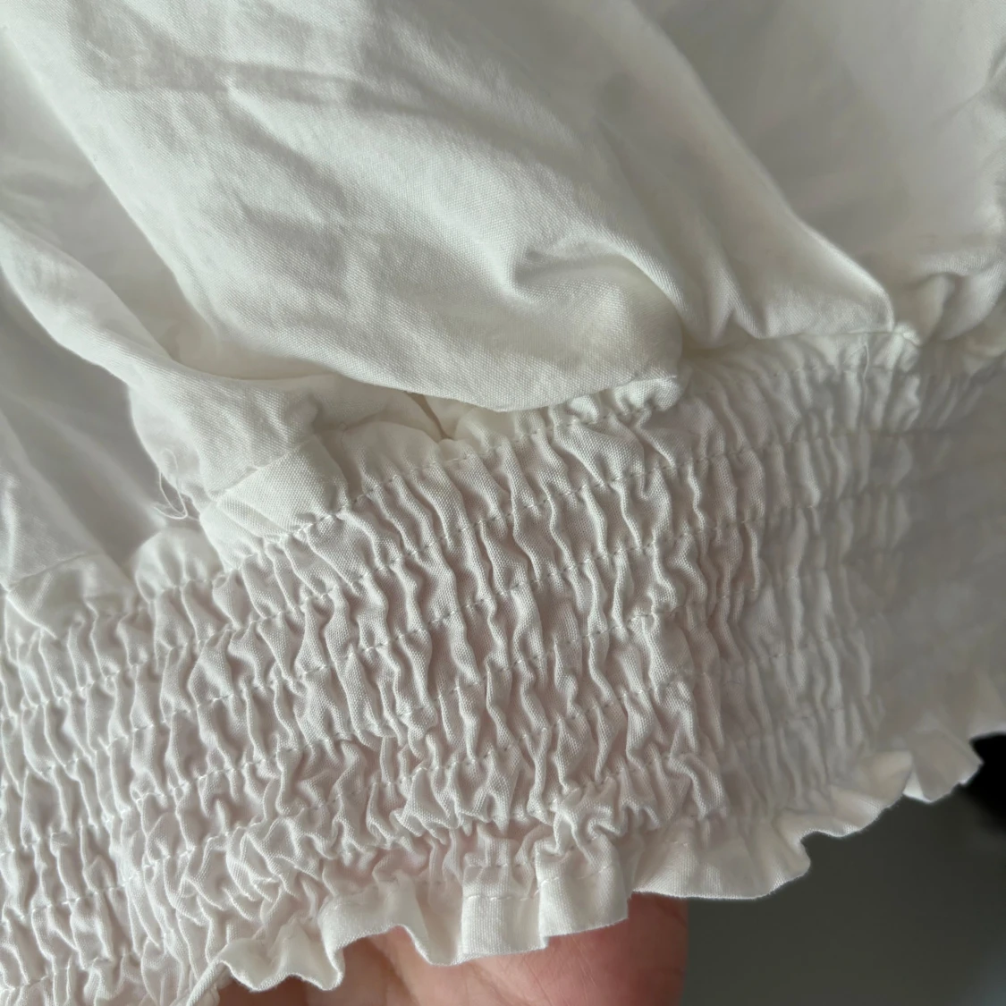 Topp med ballongärmar i nyskick från Nakd - 90