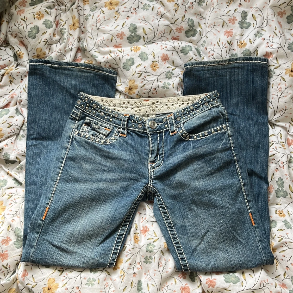 Low waist bootcut jeans