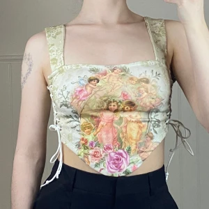 Korsett topp - Fin korsett topp från shein i storlek xs. Använd ett fåtal gånger så i mycket bra skick. 🎀