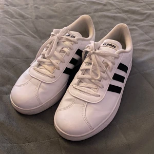 Adidas skor  - Skor från Adidas i superskick 