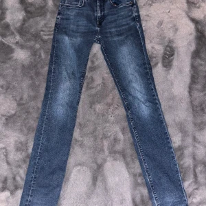 Tommy Hilfiger Jeans - Storlek 28/32 Slimmfit Perfekt skick