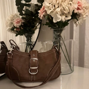 Väska  - Jätte fin väska, ser vintage ut å passar till mycket 