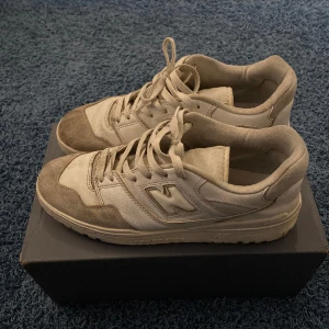 New Balance 550 - Schyssta 550s i bra skick. Hör av dig vid minsta fundering🙏🏼