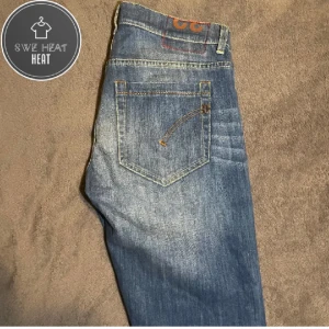 Dondup jeans - Tjena, säljer ett par feta dondup jeans skick 9/10. Modell George. Bara att höra av sig vid minsta fundering!