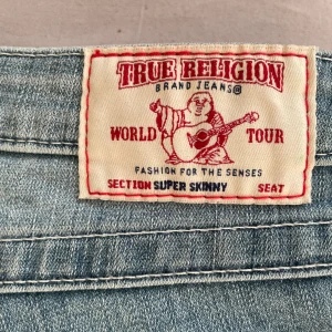True religion jeans w28 - Nästan helt nya äkta true religion jeans i w28 hör av er om ni har några frågor 