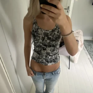 Mönstrat linne - Säljer det här svincoola mönstrade linnet, älskarrrr och så skönt