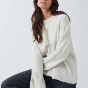 Gina tricot stickad tröja - Beige stickad tröja från Gina i srl M