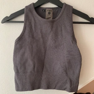 Träningstopp stronger  - Om det finns andra frågor eller om priset behöver diskuteras så är det bara att skriva, jag svarar så fort jag kan.   Mycket bra skick