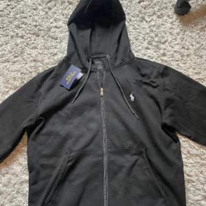 Polo Ralph Lauren kofta storlek s men sitter som m helt ny  - Aldrig andvänd sitter som m men är s 