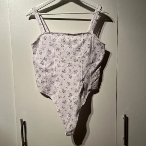 Body - Knappt använd body 