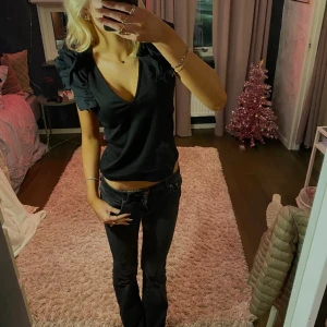 Svart topp  - Söt volang topp, s, zara