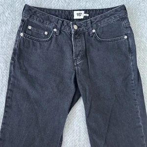 Low waist jeans  - Low waist jeans i modellen icon från lager 157 