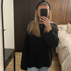 Svart stickad tröja - Svart stickad tröja från lager 157 i storlek m💞