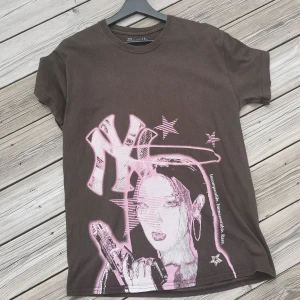 T-shirt med tryck - Fin T-shirt med New York Yankeestryck