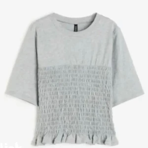 Grå tröja -  Säljer denna knappt använda tröjan som är väldigt väldigt populär  💞💓