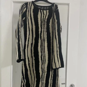 Klänning - Stickad klänning