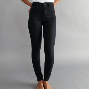 Skinny jeans - Skinny jeans från Gina som inte används längre, fint skick. 