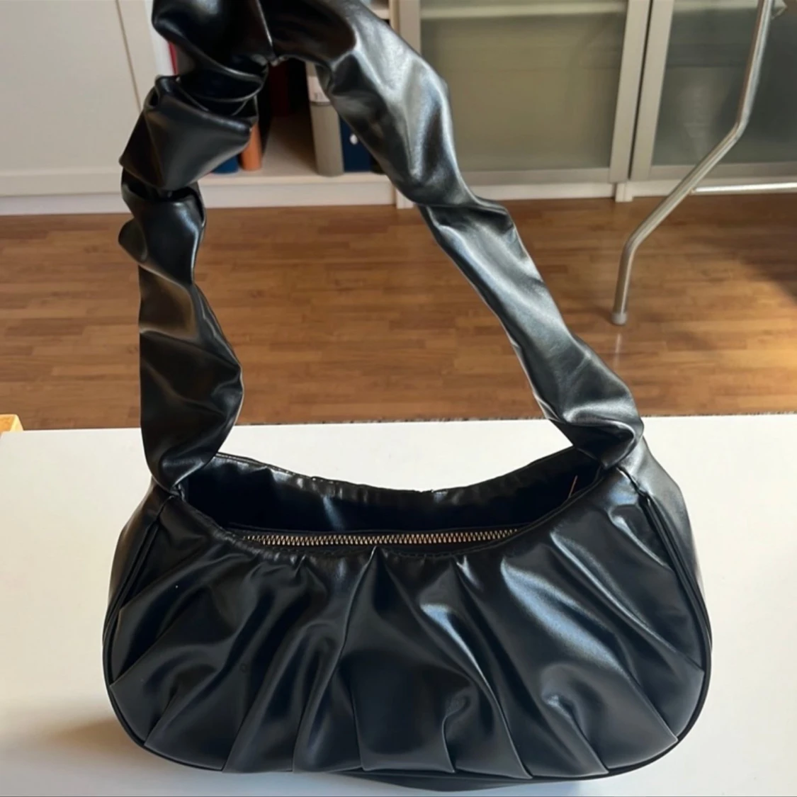 Svart väska  - 90