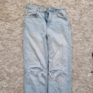 Gina Trocot Jeans - Super snygga Gina Tricot jeans stl.32.  Rök och djurfritt hem.