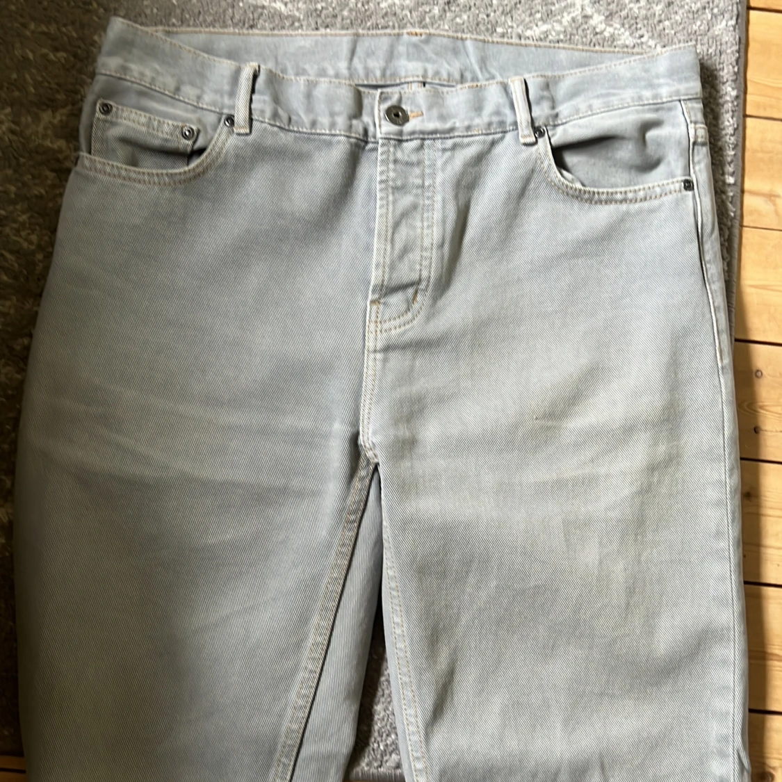 Gråa Jeans  - 91