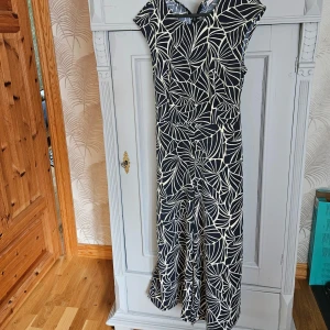 Byxdress - Byxdress storlek 38. Mycket fint skick