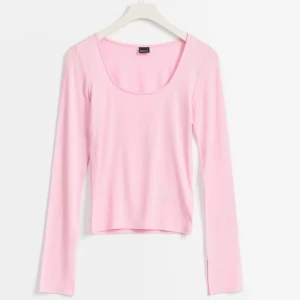 Rosa topp - Rosa topp ifrån Gina, knappt använd och inga defekter!