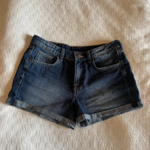 Jeansshorts - Använda men gott skick 
